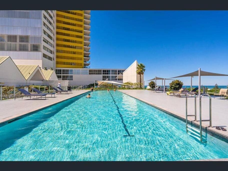 Air On Broadbeach Beachfront 2Level Stunning Apartment With 180 Degree Views Гоулд Коуст Екстериор снимка
