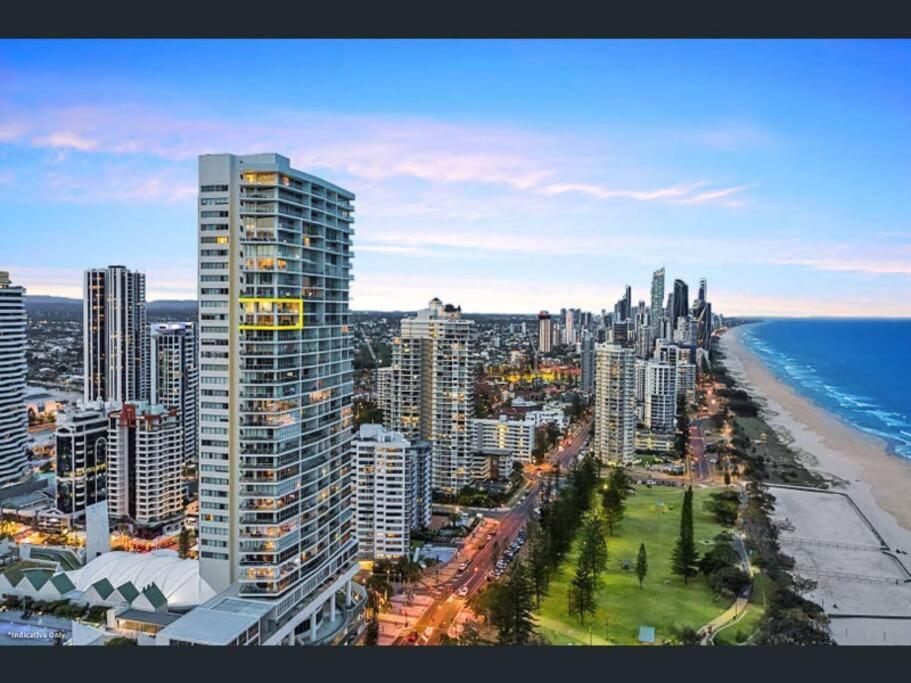Air On Broadbeach Beachfront 2Level Stunning Apartment With 180 Degree Views Гоулд Коуст Екстериор снимка